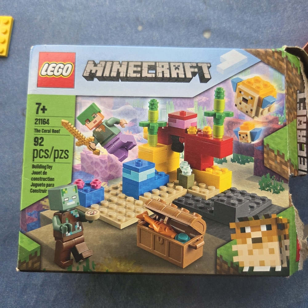 LEGO Minecraft 21164 The Coral Reef with Box and Instructions